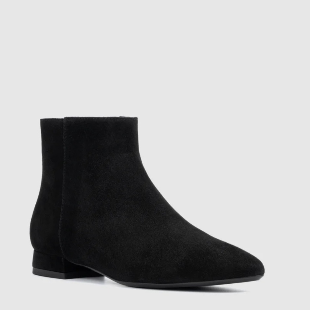 • Aquatalia • Women’s PRISILLA Ankle Boots Black Leather Size 6